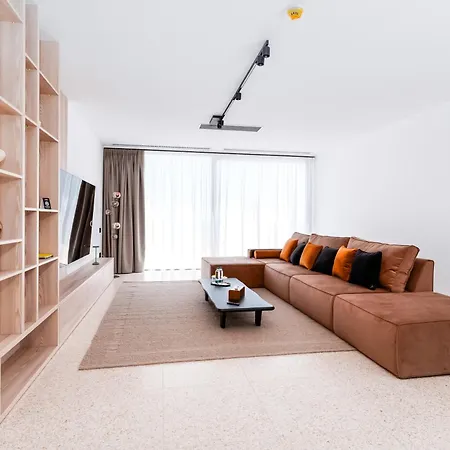 Penthouse Deosebit Frontal La Mare, Pe Faleza Din - Situat La Etajul 4 In Locatia Amaris アパート エフォリエ・ノルド