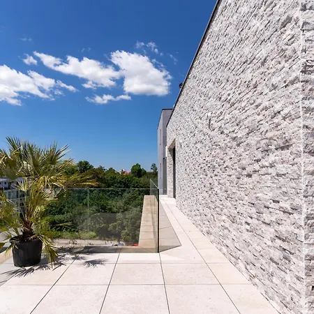 Daire Penthouse Deosebit Frontal La Mare, Pe Faleza Din - Situat La Etajul 4 In Locatia Amaris 4*