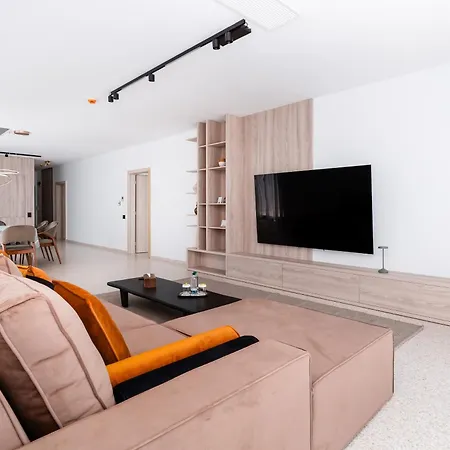 Penthouse Deosebit Frontal La Mare, Pe Faleza Din - Situat La Etajul 4 In Locatia Amaris 4* エフォリエ・ノルド