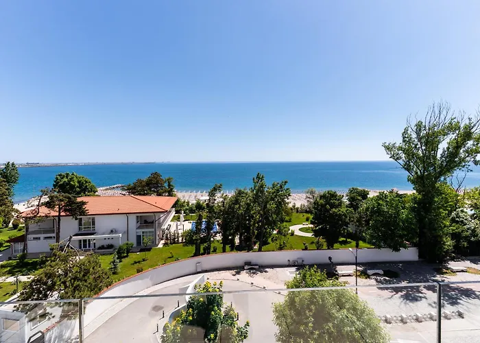 Penthouse Deosebit Frontal La Mare, Pe Faleza Din - Situat La Etajul 4 In Locatia Amaris Daire