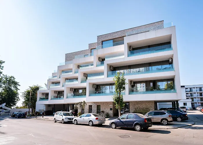 Penthouse Deosebit Frontal La Mare, Pe Faleza Din - Situat La Etajul 4 In Locatia Amaris Daire 4*