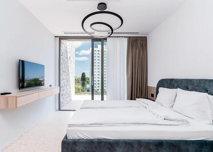 Daire Penthouse Deosebit Frontal La Mare, Pe Faleza Din - Situat La Etajul 4 In Locatia Amaris Eforie Nord