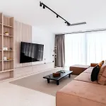 Penthouse Deosebit Frontal La Mare, Pe Faleza Din - Situat La Etajul 4 In Locatia Amaris Eforie Nord
