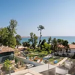 Penthouse Deosebit Frontal La Mare, Pe Faleza Din - Situat La Etajul 4 In Locatia Amaris 4* Eforie Nord