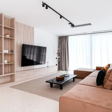Penthouse Deosebit Frontal La Mare, Pe Faleza Din - Situat La Etajul 4 In Locatia Amaris 艾福雷诺德
