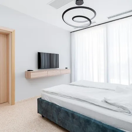 Penthouse Deosebit Frontal La Mare, Pe Faleza Din - Situat La Etajul 4 In Locatia Amaris Apartment 4*