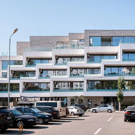 Apartment Penthouse Deosebit Frontal La Mare, Pe Faleza Din - Situat La Etajul 4 In Locatia Amaris Eforie Nord