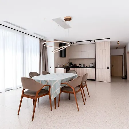 Penthouse Deosebit Frontal La Mare, Pe Faleza Din - Situat La Etajul 4 In Locatia Amaris 公寓 艾福雷诺德