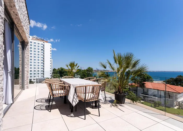 アパート Penthouse Deosebit Frontal La Mare, Pe Faleza Din - Situat La Etajul 4 In Locatia Amaris