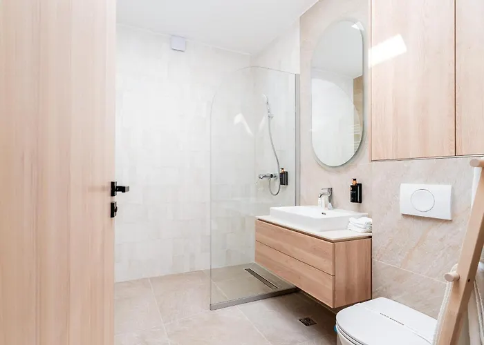 Penthouse Deosebit Frontal La Mare, Pe Faleza Din - Situat La Etajul 4 In Locatia Amaris 4*