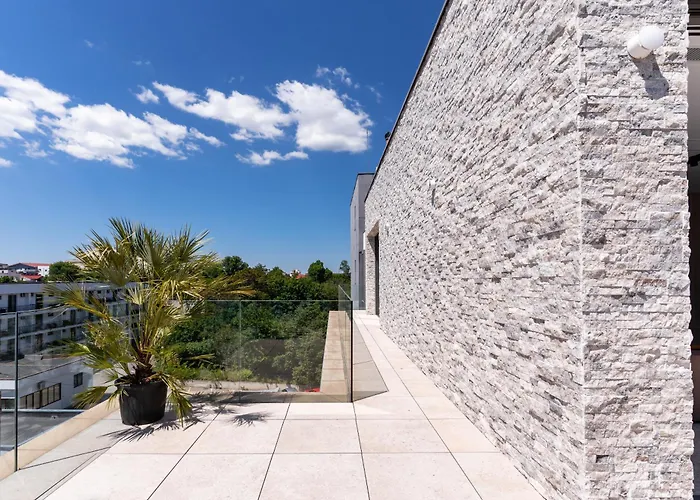 アパート Penthouse Deosebit Frontal La Mare, Pe Faleza Din - Situat La Etajul 4 In Locatia Amaris 4*