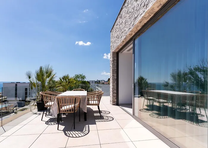 Penthouse Deosebit Frontal La Mare, Pe Faleza Din - Situat La Etajul 4 In Locatia Amaris アパート 4*