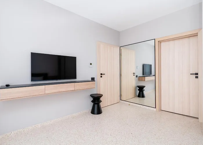 Penthouse Deosebit Frontal La Mare, Pe Faleza Din - Situat La Etajul 4 In Locatia Amaris 4*