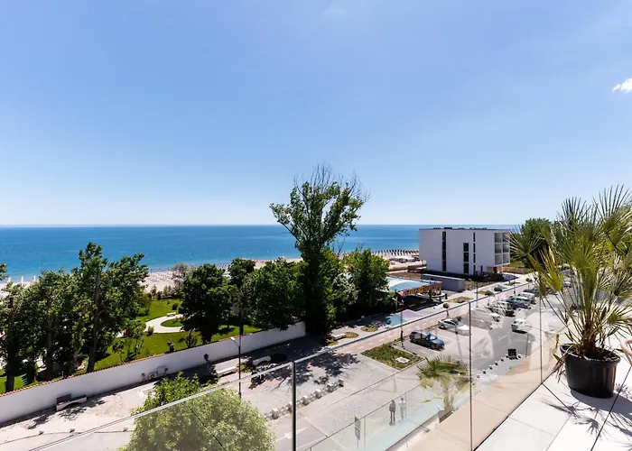 Penthouse Deosebit Frontal La Mare, Pe Faleza Din - Situat La Etajul 4 In Locatia Amaris アパート